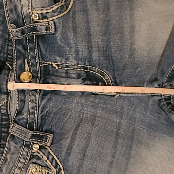 Vigoss Jean shorts size 9 - Picture 8 of 8